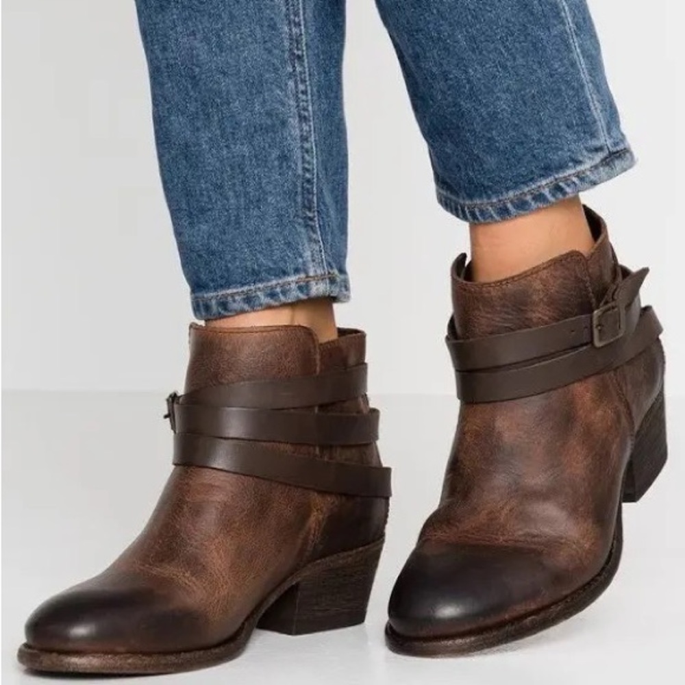 HUDSON Horrigan Belted Ankle Leather Bootie